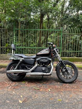 HARLEY-DAVIDSON SPORTSTER XL 883 R 